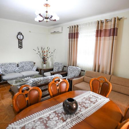 Apartment Darlin Berat Bagian luar foto