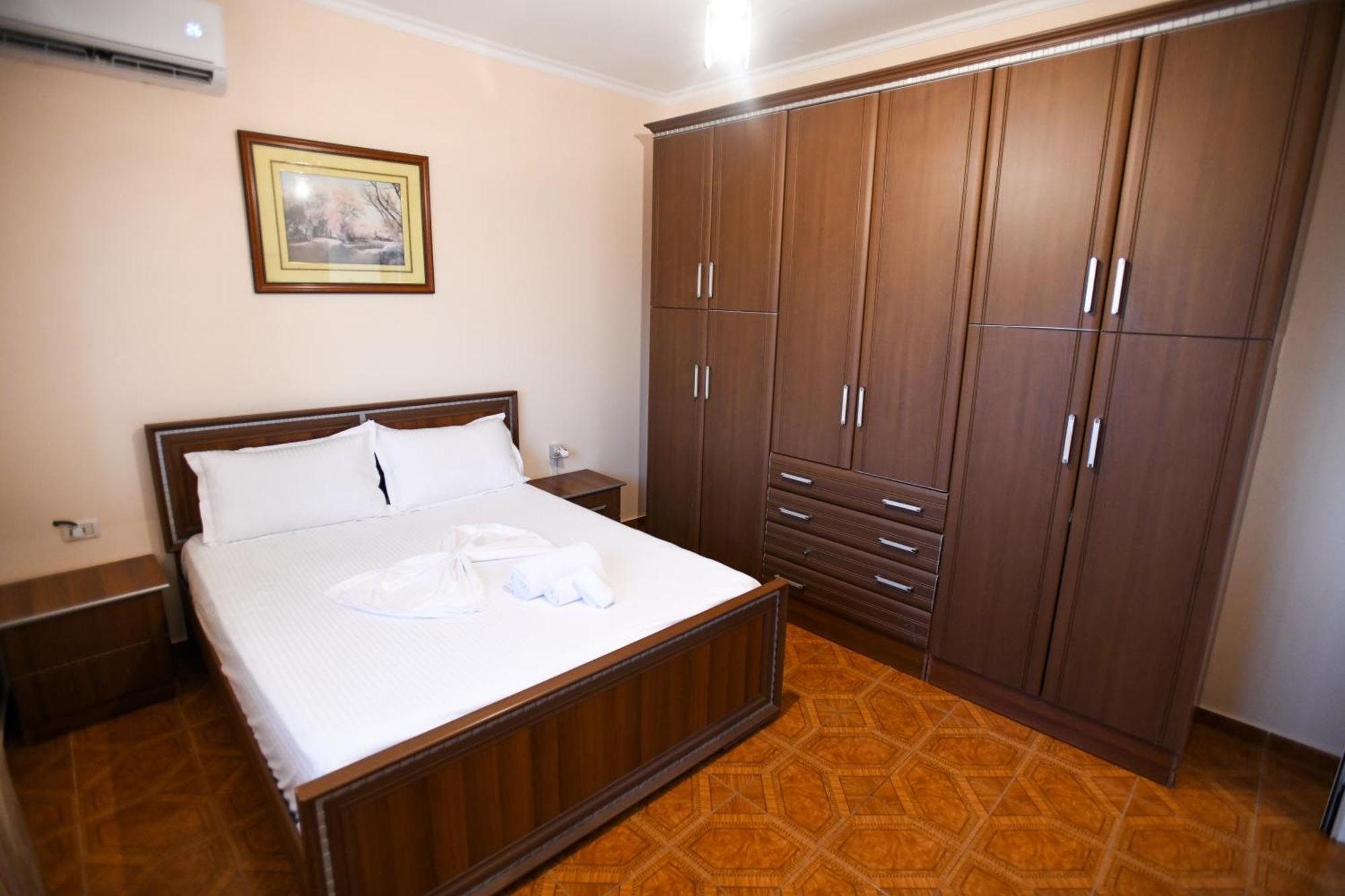 Apartment Darlin Berat Bagian luar foto