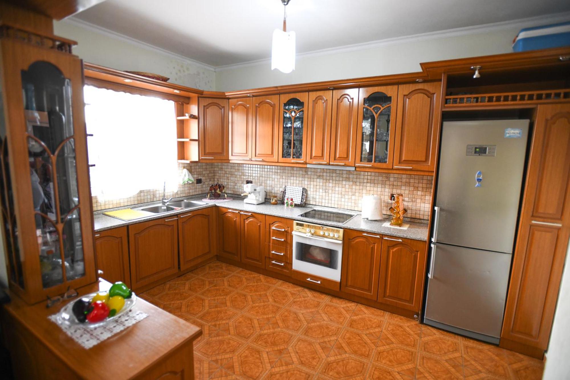 Apartment Darlin Berat Bagian luar foto