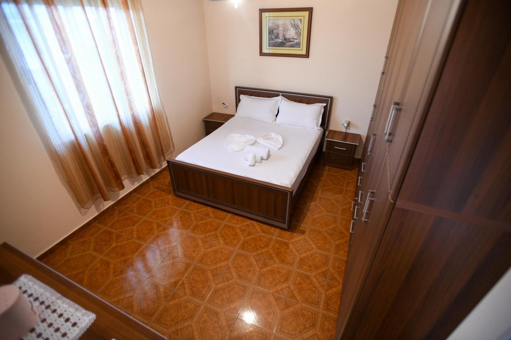 Apartment Darlin Berat Bagian luar foto