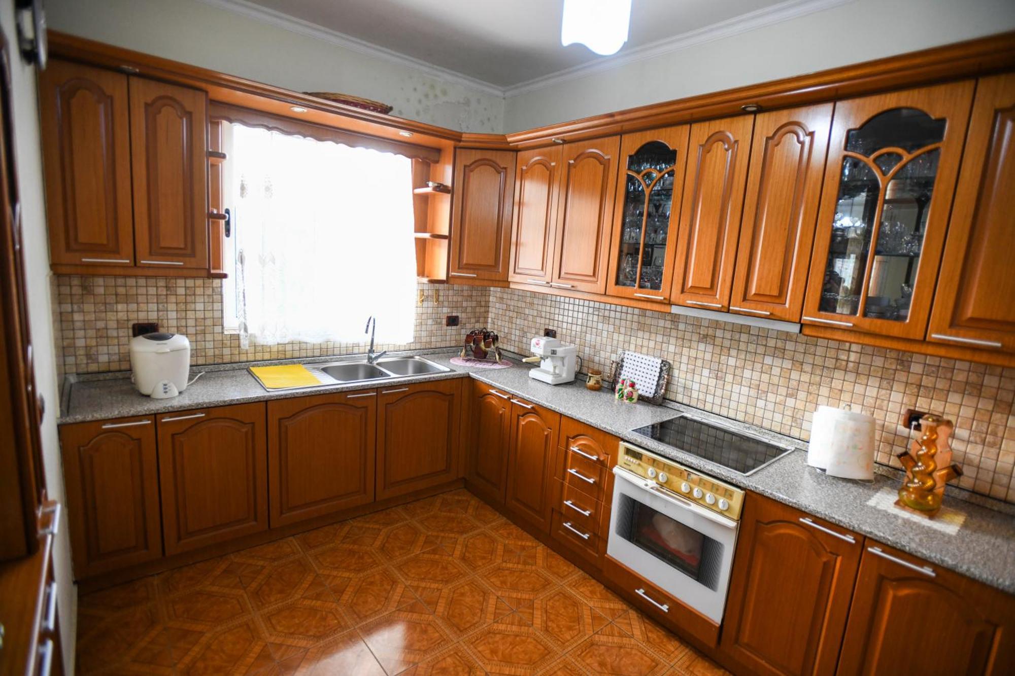 Apartment Darlin Berat Bagian luar foto