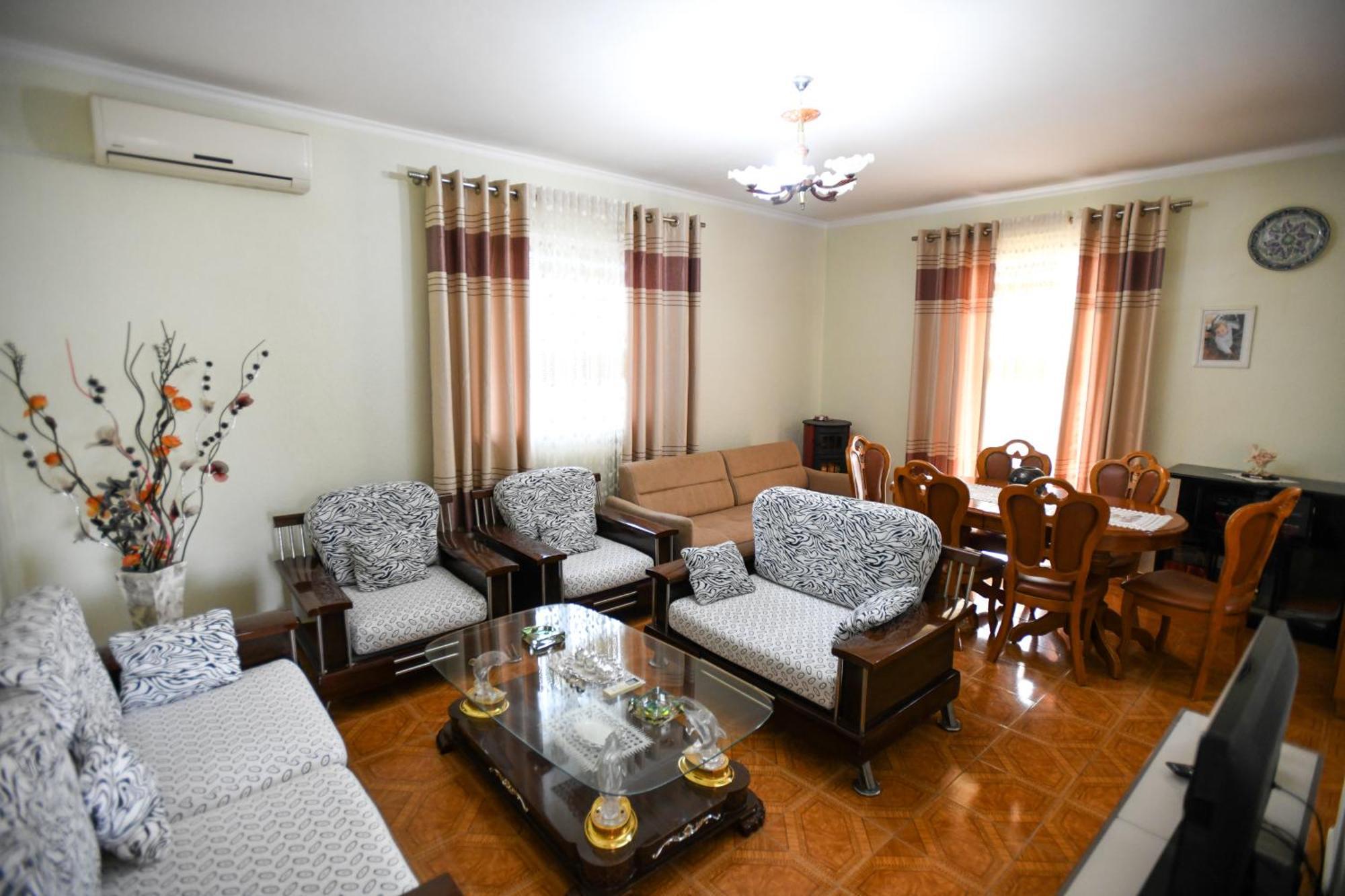 Apartment Darlin Berat Bagian luar foto