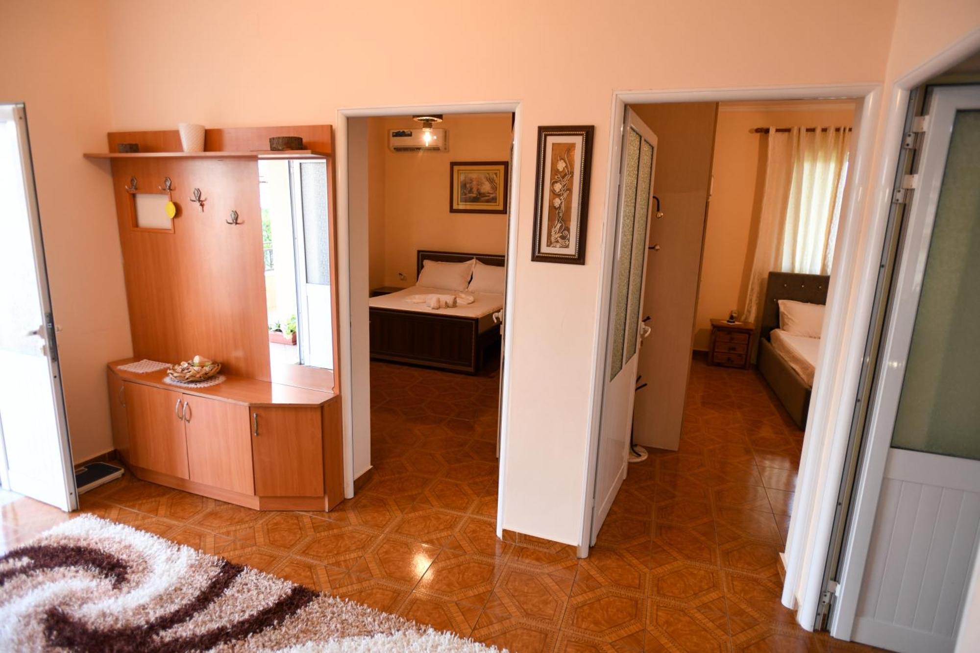 Apartment Darlin Berat Bagian luar foto