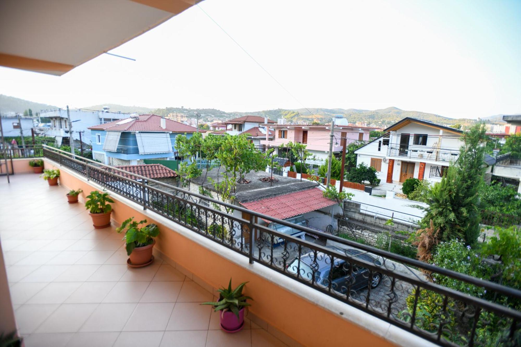 Apartment Darlin Berat Bagian luar foto