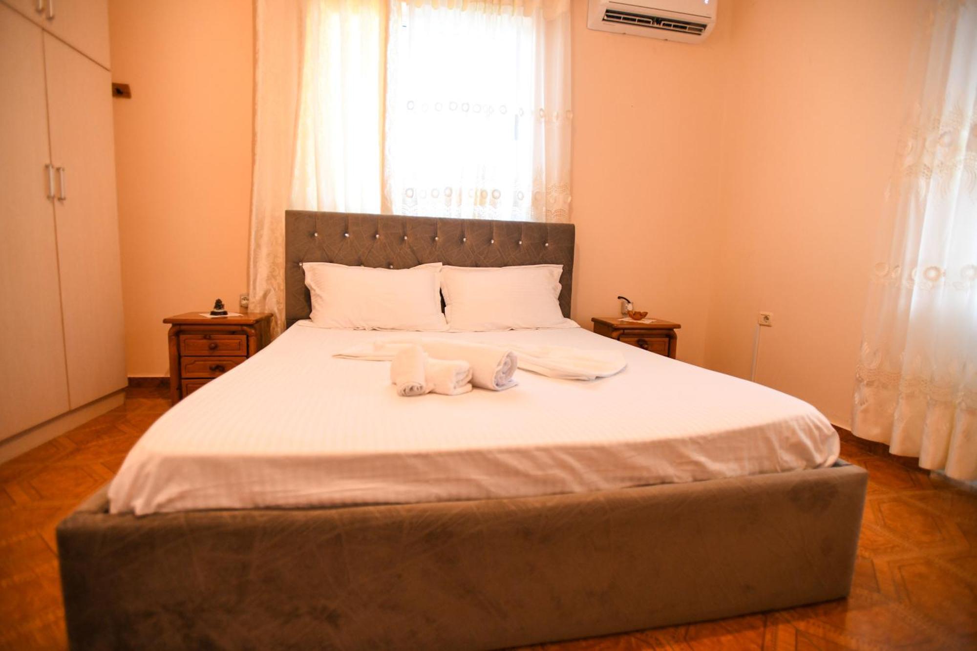 Apartment Darlin Berat Bagian luar foto