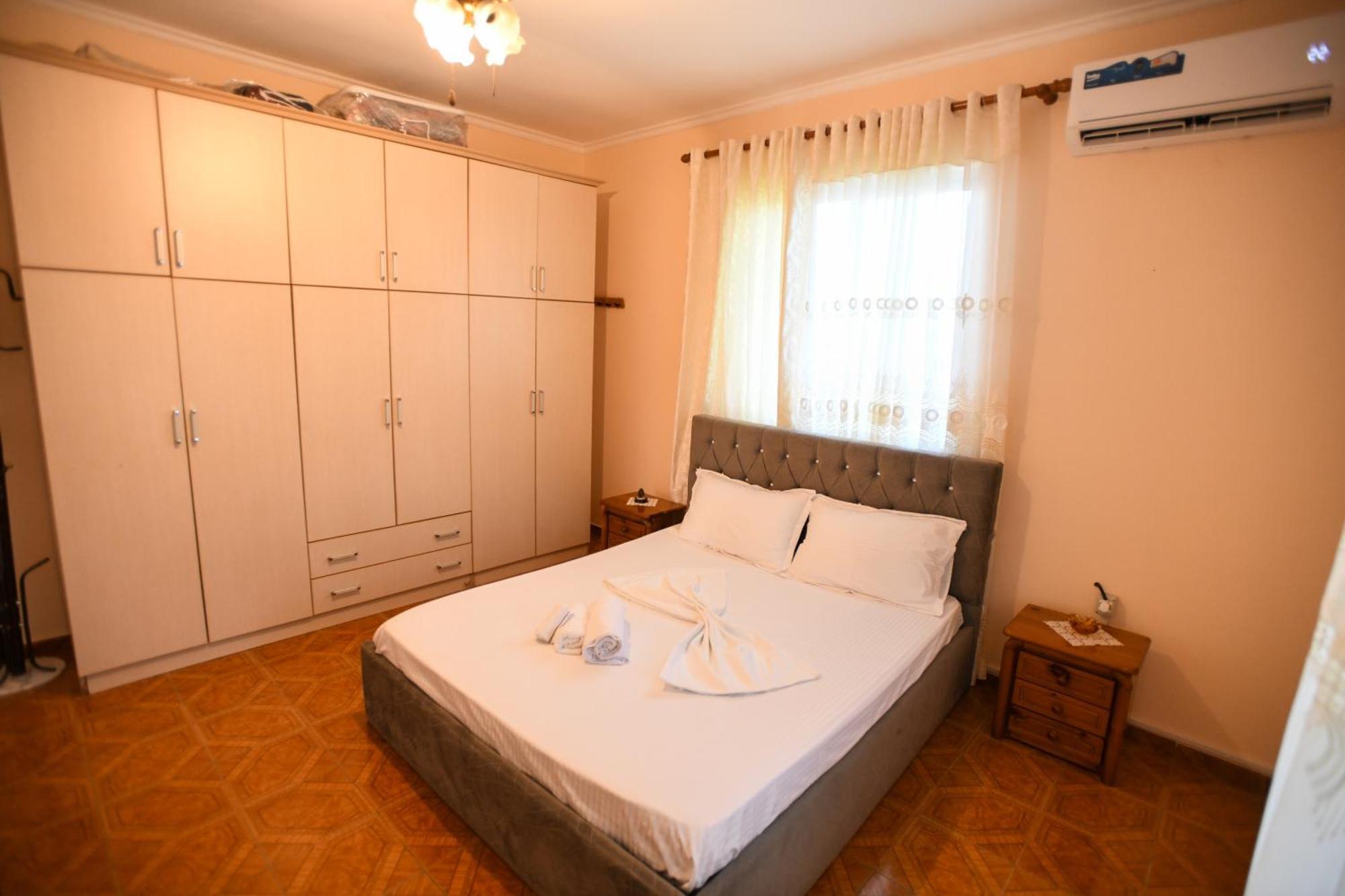 Apartment Darlin Berat Bagian luar foto